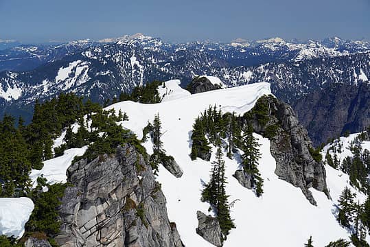 The Preacher Mountain summit ridge looking north towards Baker and Shuksan, with Del Campo and Gothic Peak to the right