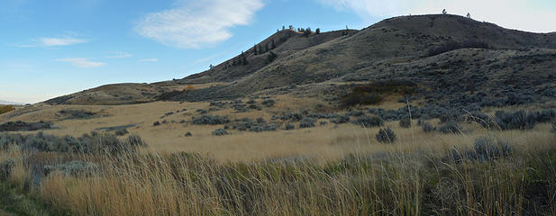 Rolling hills on Twin Peaks North Shoulder.