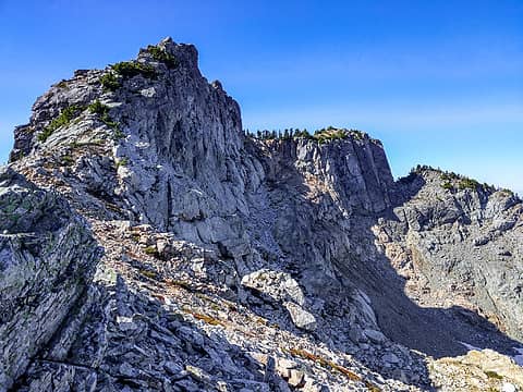 View back at Snoqualmie Peak summit area