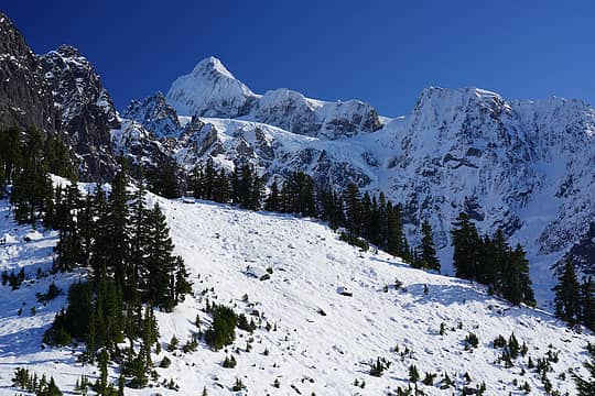 Mt Shuksan from the ridge above Lake Ann