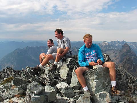 Dayhike Mike, Rialtosol, and John atop Chikamin Peak
