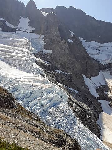icefall on middle cascade glacier