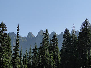Peaks on Governors ridge from Owyhigh Lakes trail.