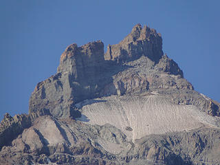 Zoom of Little Tahoma on trail to Summerland.