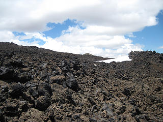 Nearing the summit plateau of el Volcan Tromen