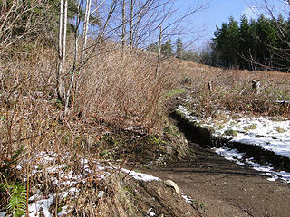 Junction below South Launch Point ~ 1555 feet. Took the steep trail up. Since in the sun, not icy.