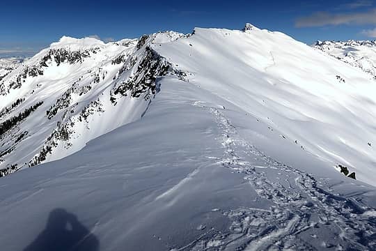 The ridge continuing to Little Devil and Baksit (with big cornices on the left side)