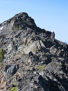 Steve scrambling the ridge.