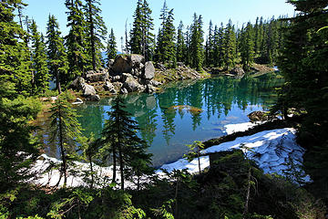A little lake in the Cascades of Wash