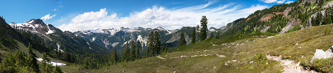 A panorama from near the same spot, five photos stitched together