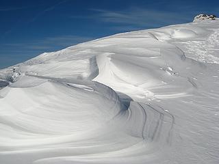 Snow curves and channels