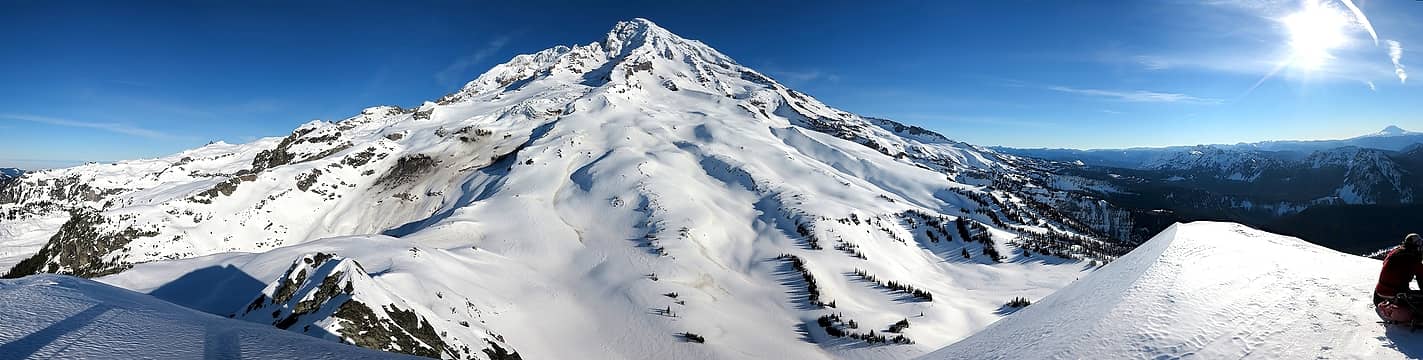 Stitched pan of Rainier from Pyramid