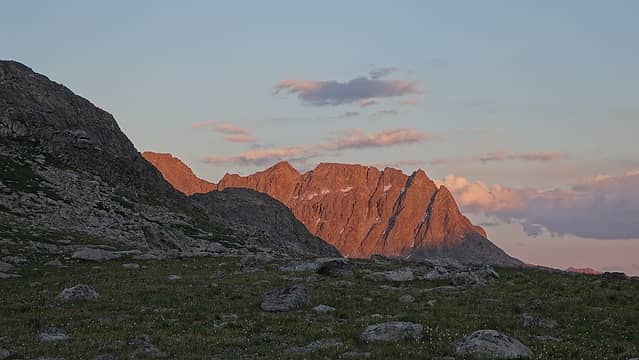 Sunset on unnamed 12ers between Titcomb and Jean Lakes