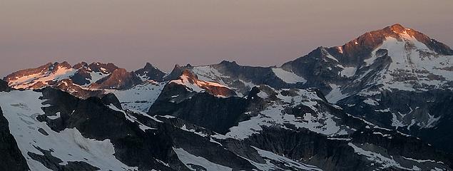 Sunrise neatly highlighting the summits of Hagan, Mystery Ridge, & Blum