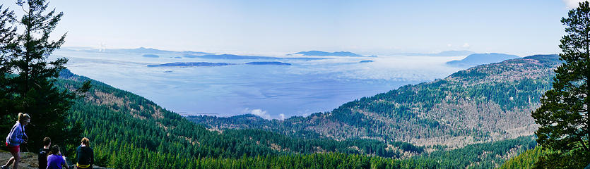 Pan- 
Oyster Dome View. 
Oyster Dome via Blanchard, 3/29/13, Bellingham WA