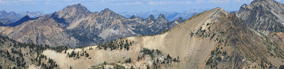 Borealis Ridge -Borealis Pass - Pinnacle - Gopher - Saska ( far right )
