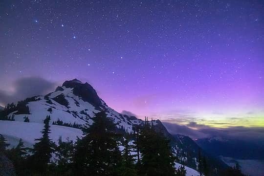 Big dipper and a fading aurora as the day approaches