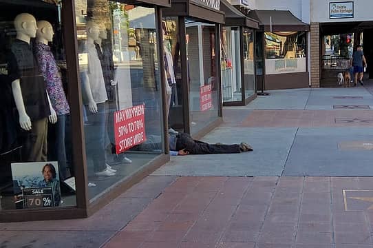 ...and if you decide to take an early-morning urban hike while it Palm Springs, as we did, tread lightly...some of the good citizens may be sleeping late ...