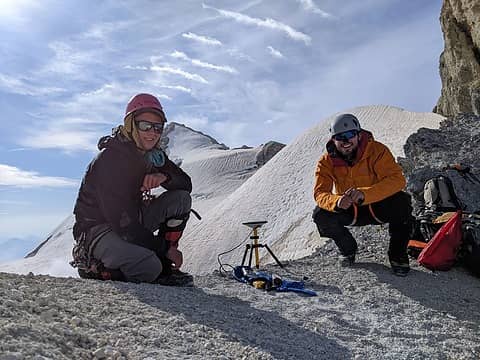 Measuring the key col elevation for Sherman Peak with Kahler, July 2023