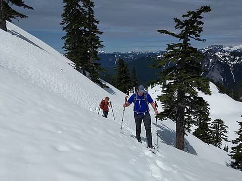 DH and KH acending from the tarn towards the summit.