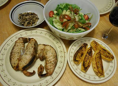 broiled sturgeon steaks with delicata squash, oyster mushrooms, and salad 09/11/21