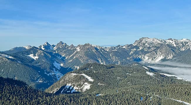 the alpine lakes wilderness peaks surround alpental