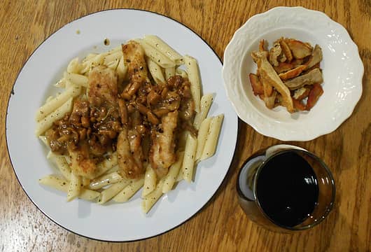chicken with chanterelles over penne with chicken-of-the-woods 091621