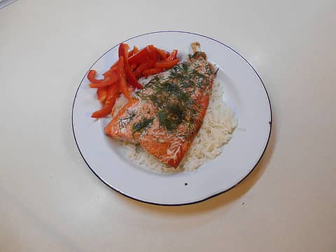 wild sockeye filet on rice with red pepper salad 08/23/22